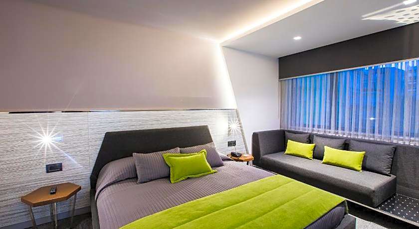 Zeniva Hotel 