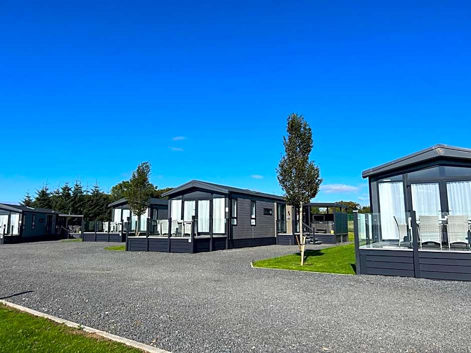 Arranview Lochside Pods & Lodges all with private Hot-tubs
