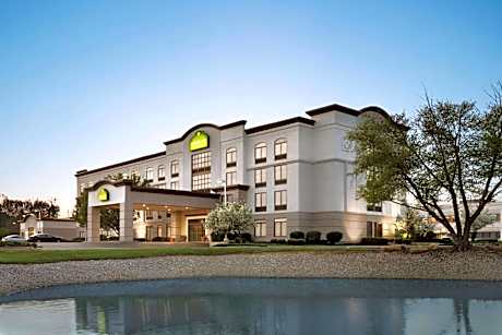 Wingate by Wyndham Cincinnati/Blue Ash