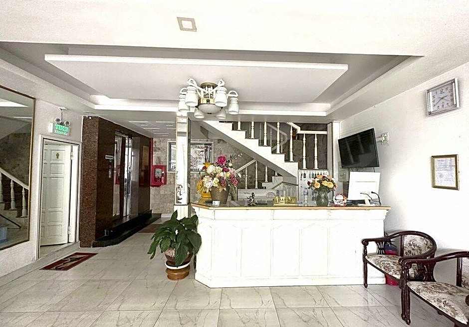 OYO 1196 Le Vu Hotel