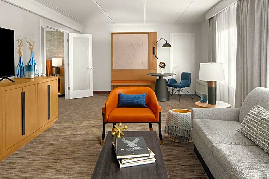 Sheraton Milwaukee Brookfield