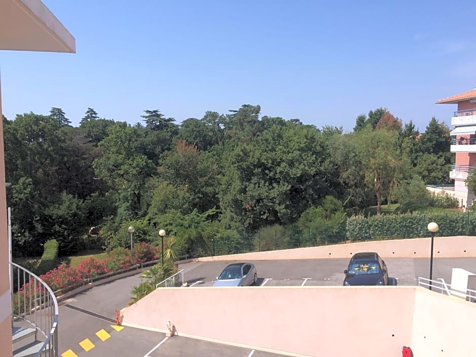 Kyriad Frejus Centre