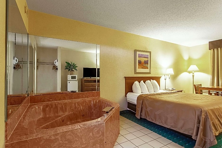 Quality Inn Oakwood - Gainesville