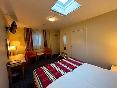 Budget kamer met douche in het souterrain