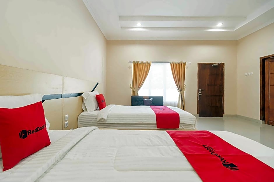 RedDoorz @ Hotel Copacobana Bengkulu