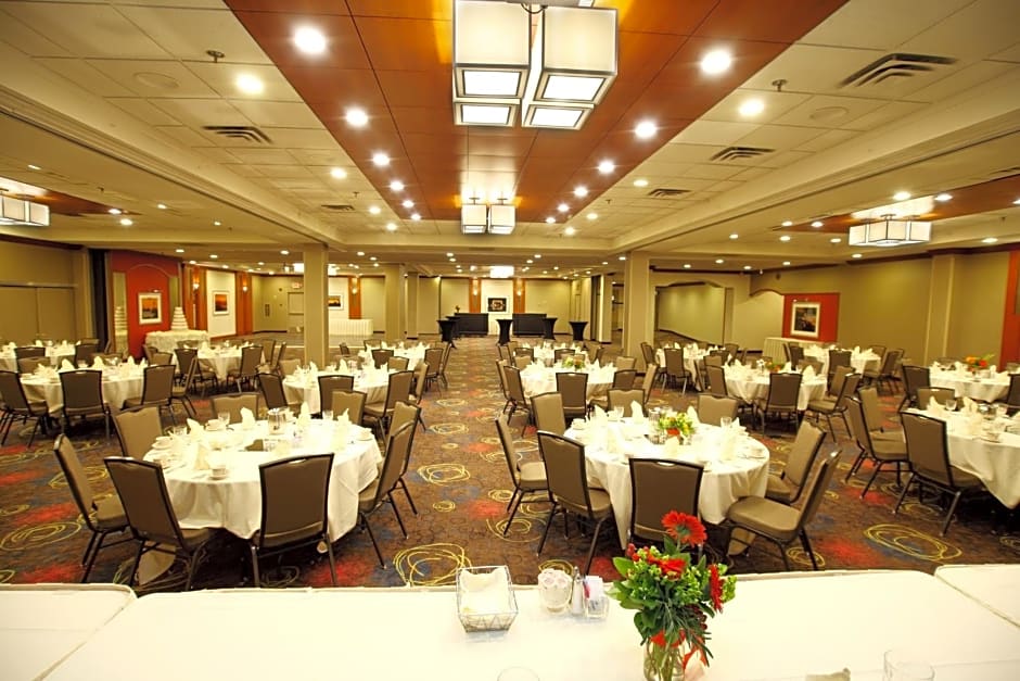 Holiday Inn & Suites Duluth-Downtown, an IHG Hotel