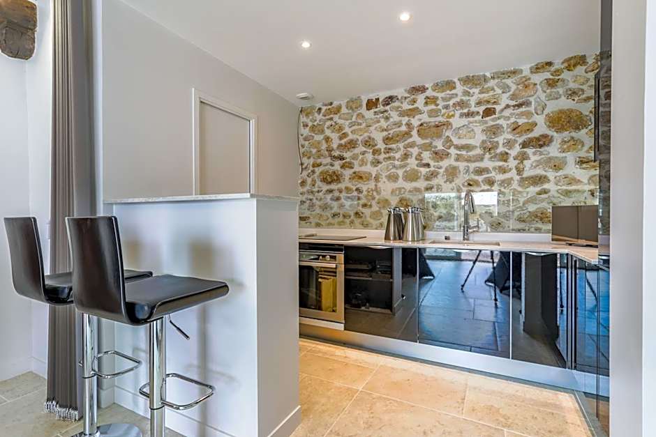 Petit loft de charme proche VERSAILLES SACLAY 30 mn PARIS jardin terrasse parking securisé