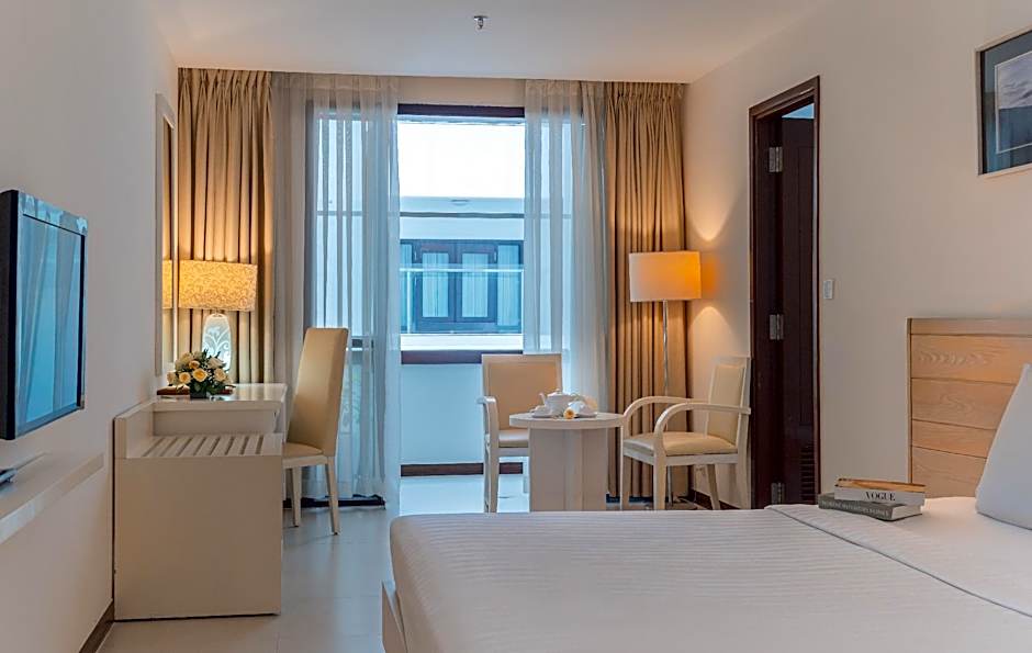 Nhi Phi Hotel Nha Trang