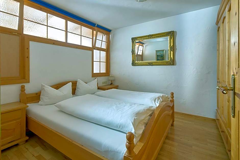 Alt Montafon Hotel Appartements by Pferd auf Wolke