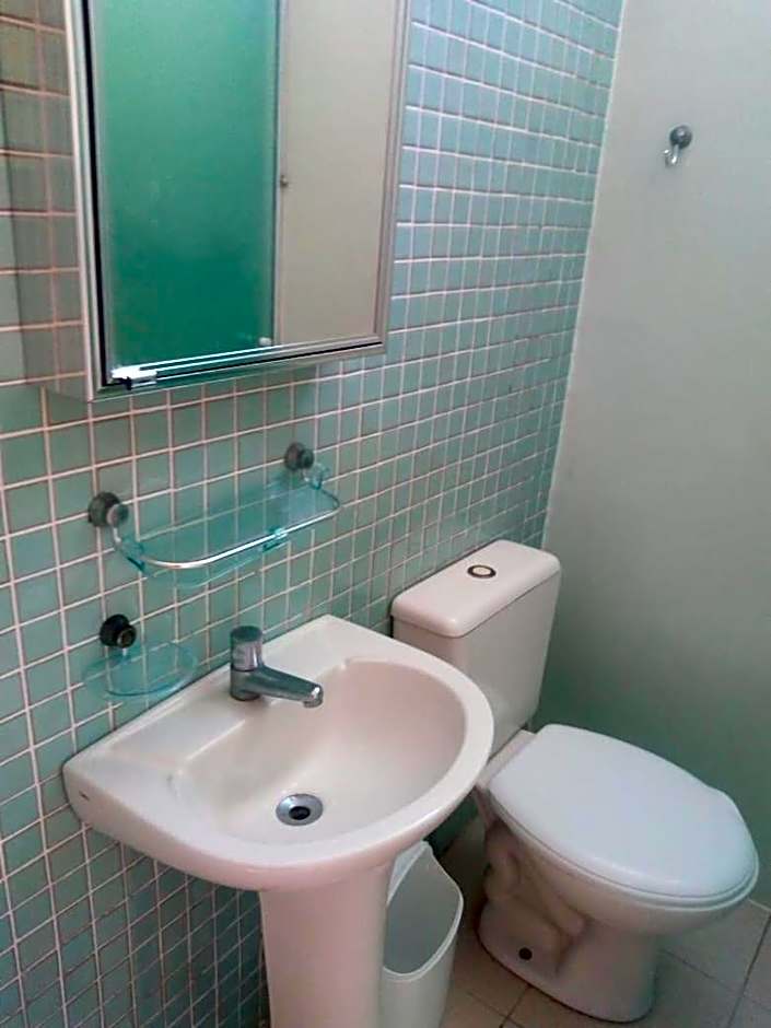 SOBRADO-BERTIOGA-Uso exclusivo para grupos de até 12 pessoas em 1 até 4 suítes