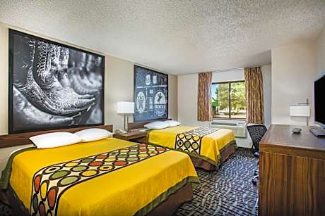 Queen Room with Two Queen Beds - Non-Smoking