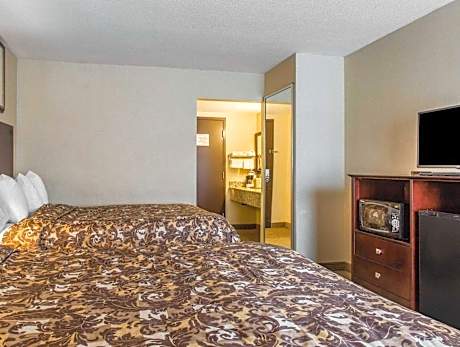 Queen with 2 Queen Beds - Non-Smoking