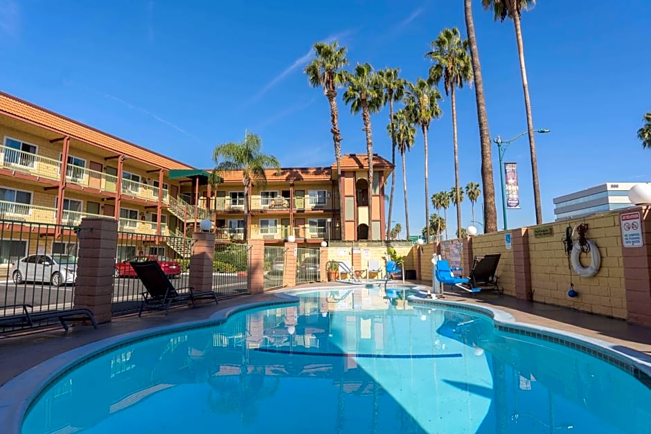 Super 8 by Wyndham Anaheim/Disneyland Drive