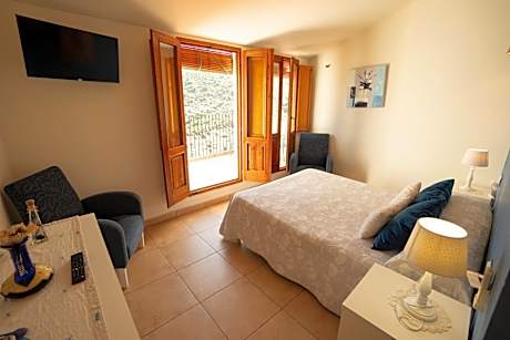 Quadruple Room with Terrace