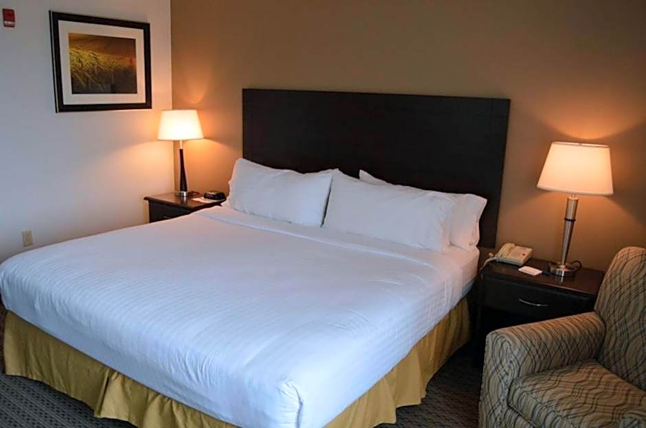 Holiday Inn Express & Suites Winner By IHG