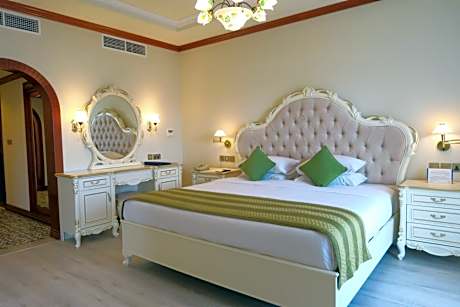 Junior Suite Creek View with Balcony  - Free Beach Transfer, 25% off Food & Beverage