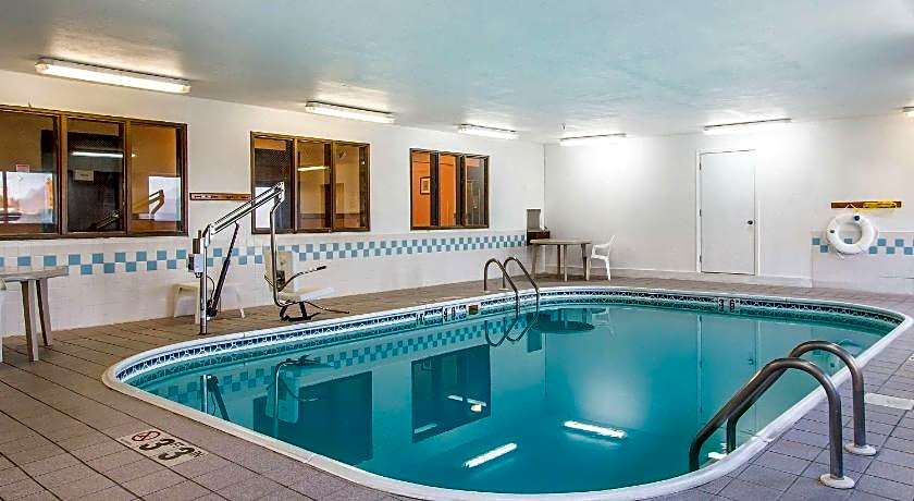 Econo Lodge Inn & Suites Pekin - Peoria Area