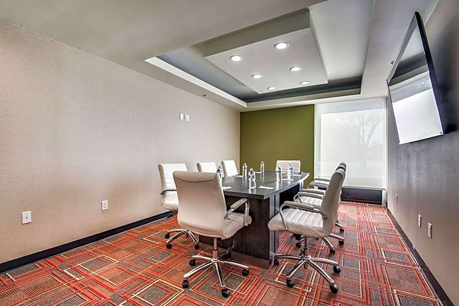 Home2 Suites by Hilton DFW Airport South/Irving