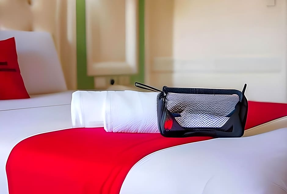 RedDoorz @ Junquera Extension Cebu