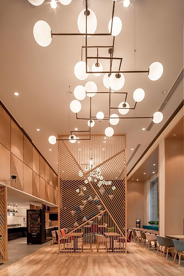 Holiday Inn Express Ningbo City Center By IHG
