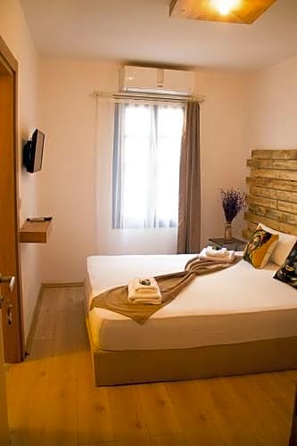 Lavinia Otel