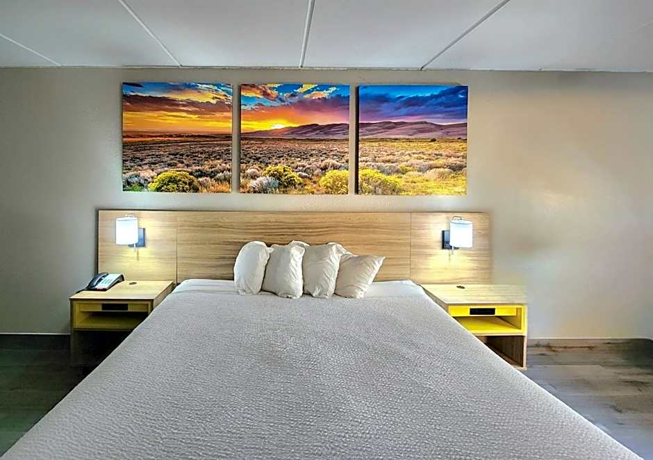 Days Inn by Wyndham Houston