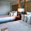 456 Embarcadero Inn & Suites