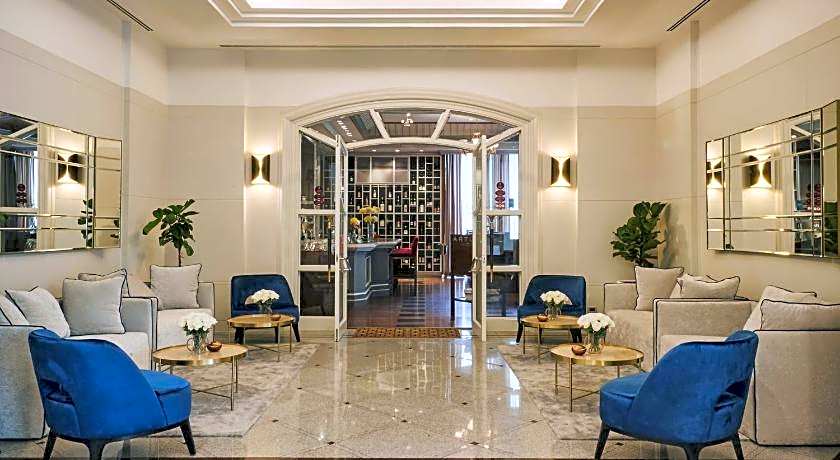 Bliston Suwan Parkview Hotel