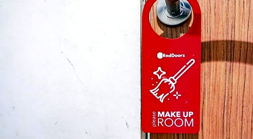 RedDoorz @ Mayjen Sungkono Surabaya