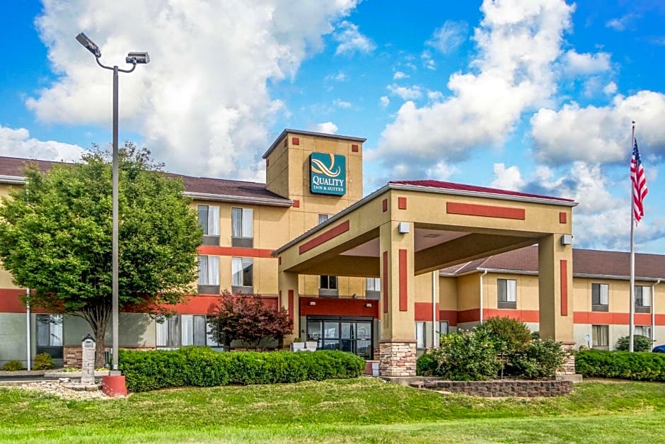 Quality Inn & Suites Lawrenceburg