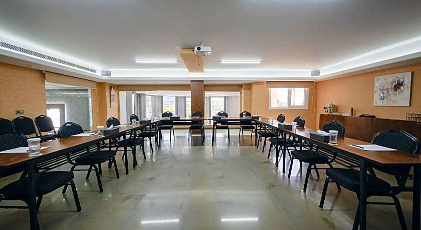 LOUIS V HOTEL LEBANON