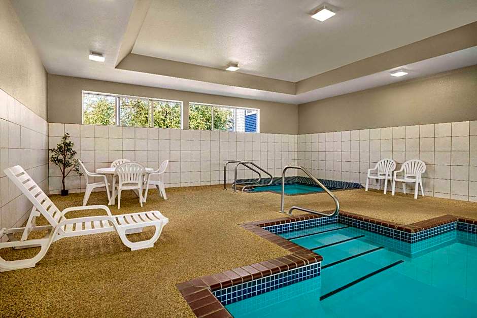 Microtel Inn & Suites By Wyndham New Ulm