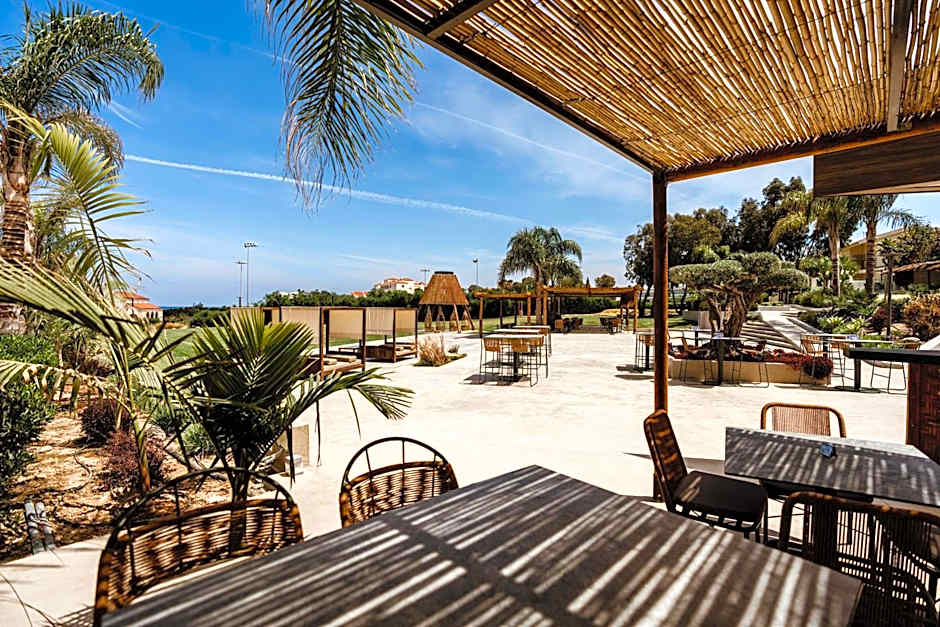 Cavo Zoe Seaside Hotel