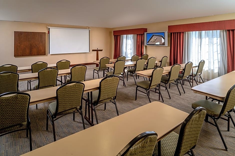 Country Inn & Suites by Radisson, Charleston South, WV