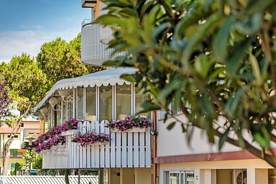 Salus Smart & Chic Hotel