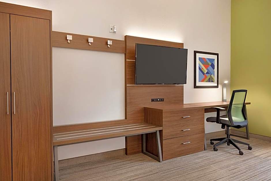 Holiday Inn Express Hotel & Suites Opelika Auburn By IHG