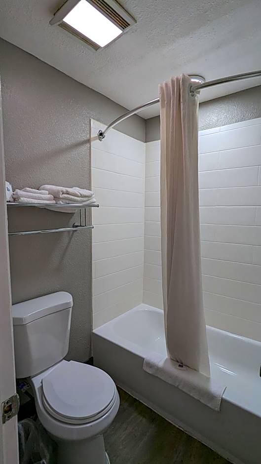 Motel 6-Nashua, NH - South