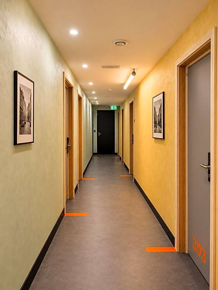 Brxxl 5 City Centre Hostel