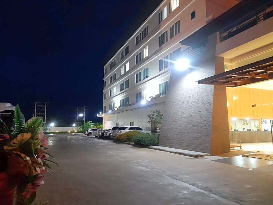 Mayflower Grande Suite Hotel