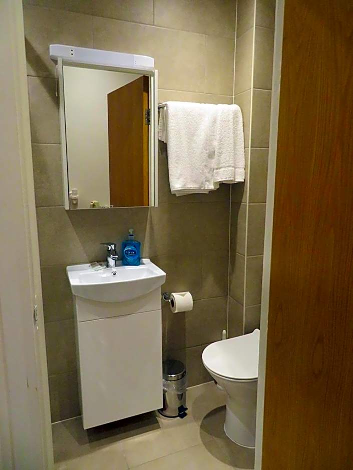 Glendale Hyde Park Hotel