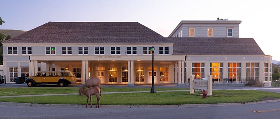 Mammoth Hot Springs Hotel & Cabins