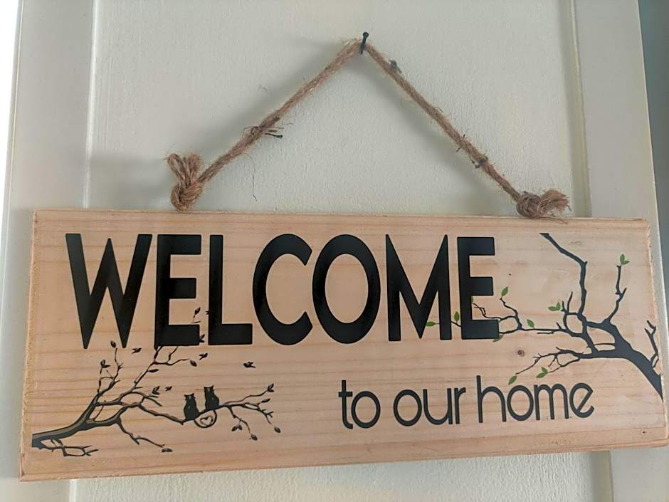 Casa D'Faiz Alanis near KLIA pool olympic size