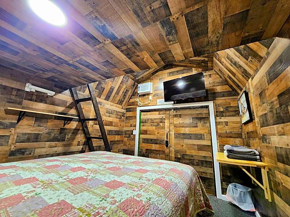 Genas's Sierra Inn & Restaurant