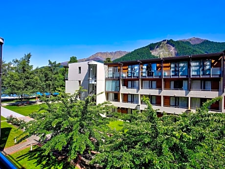 Novotel Queenstown Lakeside