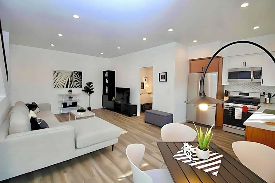 Los Angeles 3BR Villa Suites with Free Parking