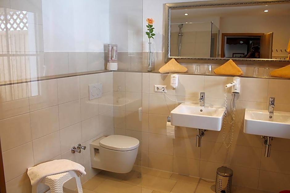 Hotel & Restaurant Grüner Baum - Die Grüne Oase Am Feldberg