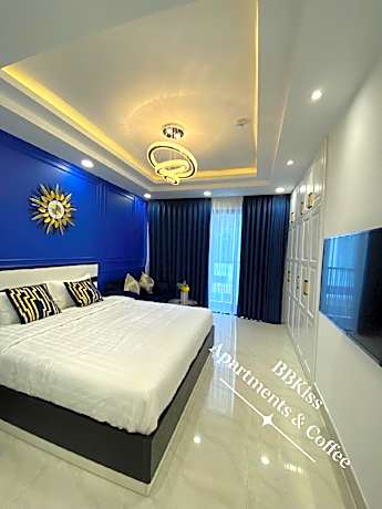 Studio Apartment with Balcony