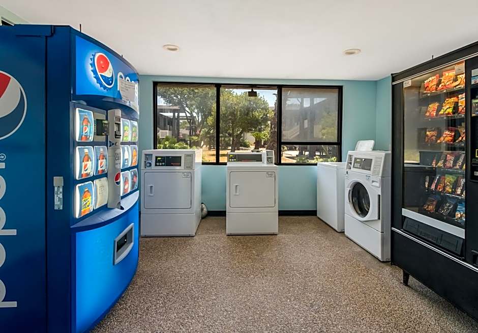 Econo Lodge Inn & Suites Fulton - Rockport