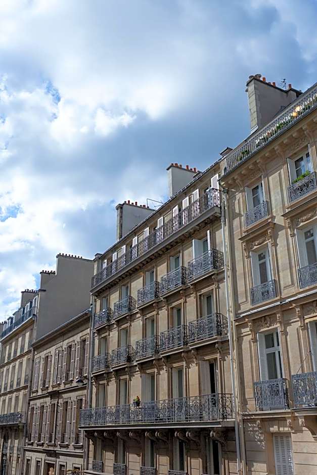 Tinah Paris, Champs Elysées