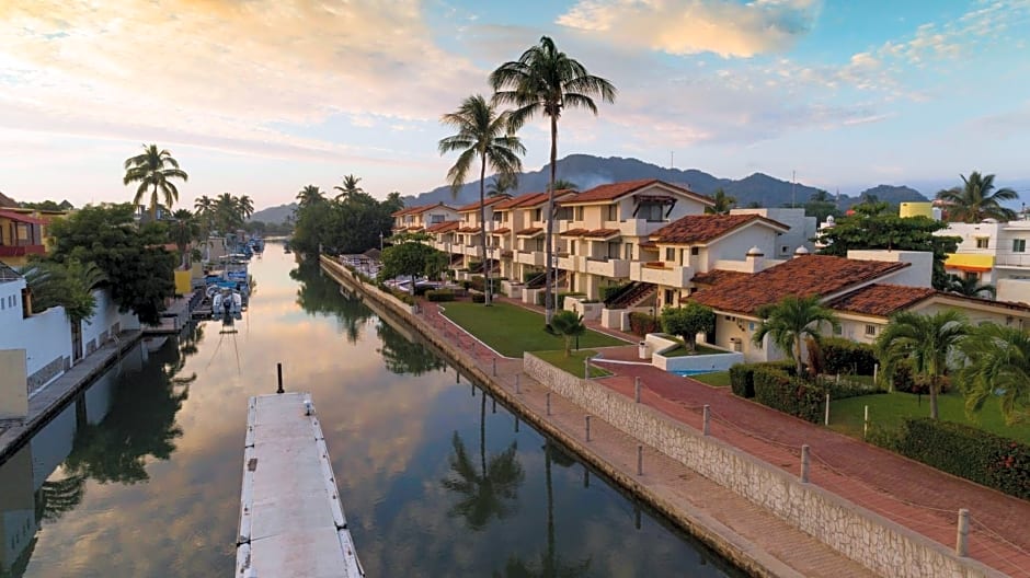 Cabo Blanco Hotel and Marina